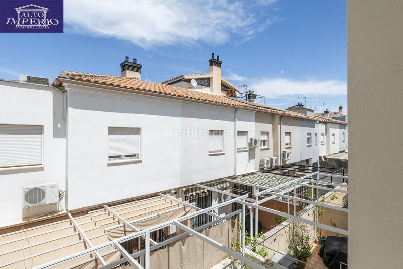 Foto ee3d3b77-9c96-4c01-b328-4a4ab618d053. Casa adossada amb calefacció aparcament a San Miguel Armilla