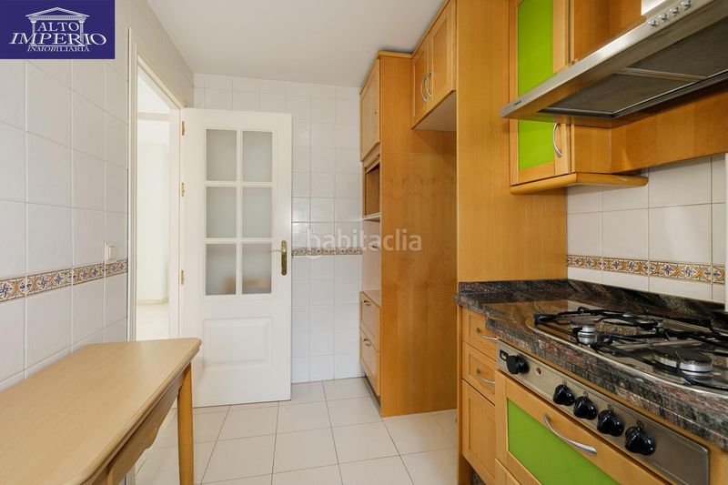 Foto f3aa4b3c-1bee-49c8-89f9-5deddd5ae5b3. Casa adossada amb calefacció aparcament a San Miguel Armilla