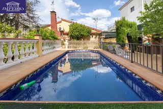 Chalet  Calle mimbres. Espectacular chalet independiente con piscina en alfacar