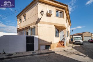 Haus  Calle portones los (ch) 1. Amplia casa en gabia chica