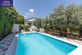 Chalet  Urbanizacion de los cerezos 31. Chalet independiente en venta en urbanización los cerezos