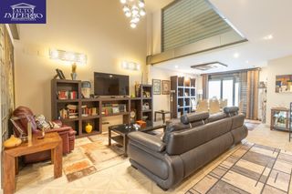 Duplex à Calle hospital de san lázaro 14. Exclusivo dúplex tipo loft de 225 m2 con apartamento independien