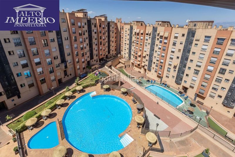 Foto 206d3fa2-fa5b-4f26-ad8f-d43ecfc9c8ee. Pis amb calefacció aparcament piscina a Cerrillo de Maracena - Periodistas Granada
