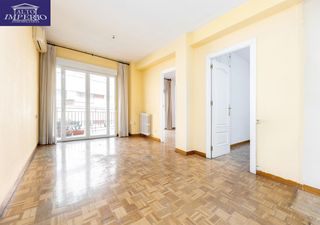 Piso en Camino de Ronda. Exclusiva vivienda de 213 m2  con garaje y trastero en pedro ant