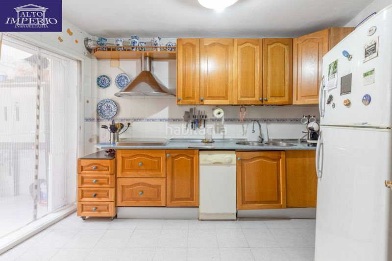 Foto 044e57d3-df91-4456-8bca-d2e568c3f993. Casa adossada amb calefacció aparcament a Gójar