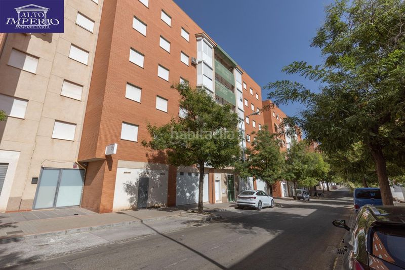 Foto f01f81f8-6b20-4594-bed6-aa48484fdfb0. Pis amb aparcament a Joaquina Eguaras Granada