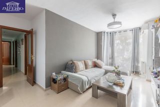 Piso en Joaquina Eguaras. Piso vpo de cuatro dormitorios con garaje en padre claret