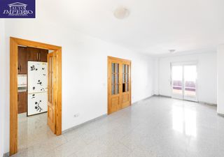 Casa adossada a San Antón. Casa adosada con grandes posibilidades en el centro de armilla