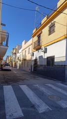 Semi detached house in La Plata. Casa en venta en su eminencia reformada y lista para entrar a vi