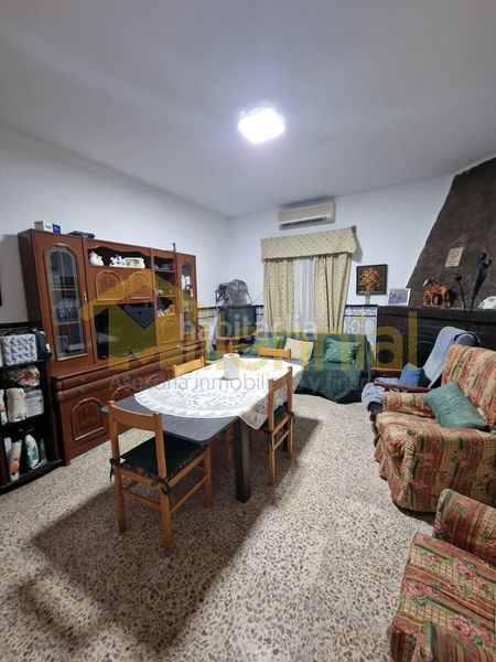 Foto cb2a530d-a4ca-47d6-8132-e5ef839a49f3. Finca rústica a Carmona
