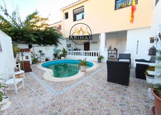 Casa adossada en Helipolis. Casa adosada en benicasim con piscina privada