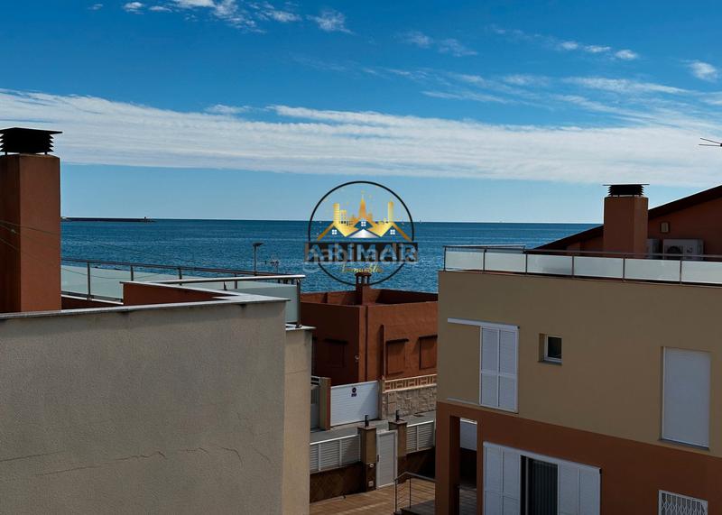 Foto 33386920-79a8-448c-aa8c-8c310bd5aaab. Casa pareada  cerca del mar en Playa Burriana