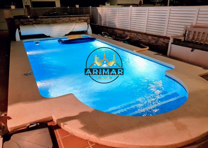 Foto 3a7d3b84-2839-4d5d-8304-b71f88b2e2e2. Casa pareada  cerca del mar en Playa Burriana