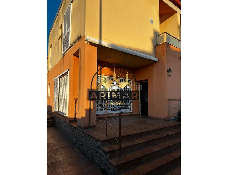 Foto 46d20267-01d1-4e9c-9c5e-a17c7bb8bf8e. Casa pareada  cerca del mar en Playa Burriana