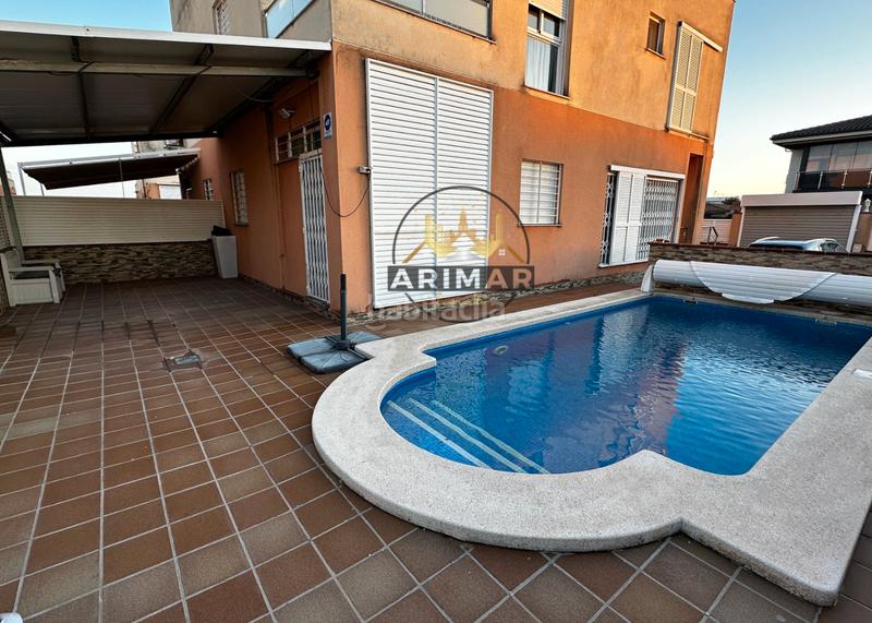 Foto 89fc0ba2-b091-4943-88cb-abc3ff162e73. Casa pareada  cerca del mar en Playa Burriana