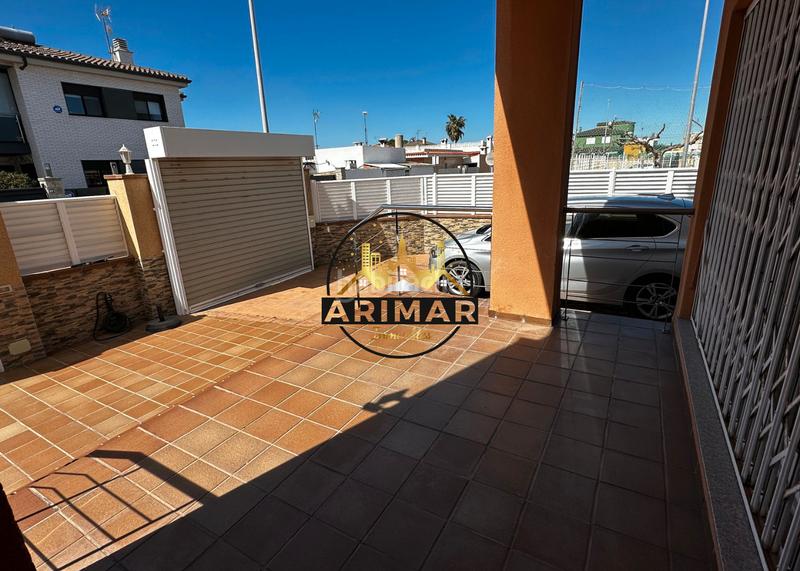 Foto b5696c73-ac68-4d8b-b7b1-f1c6157a7888. Casa pareada  cerca del mar en Playa Burriana