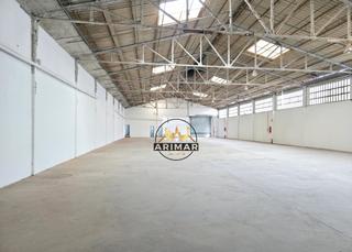 Nau industrial  N-340. Gran nave en buena zona y cerca del nucleo urbano