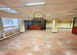 Location Local commercial  Carrer d'asensi. Gran entresuelo en el centro de castellon