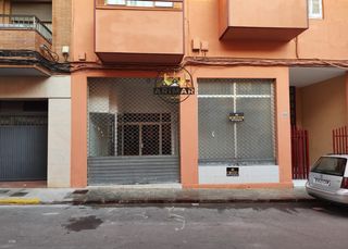 Locale commerciale  Carrer de la concepció 43. Gran local en onda