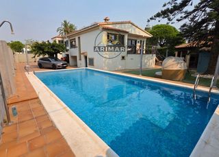 Chalet en El Grao. Magnifica villa junto al mar