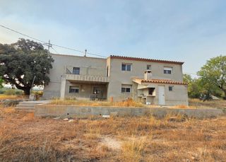 Mas�a  Carrer l'olivera. Gran casa en plena naturaleza