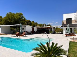 Chalet en Borriol. Chalet con 5 habitaciones con parking, piscina, calefacción y vi
