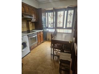 Pis a Calle LUIS DE URANZU