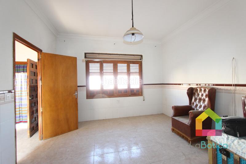 Foto 258d59db-d273-40ef-883a-b7a61cab76f9. Casa adossada a Ajofrín