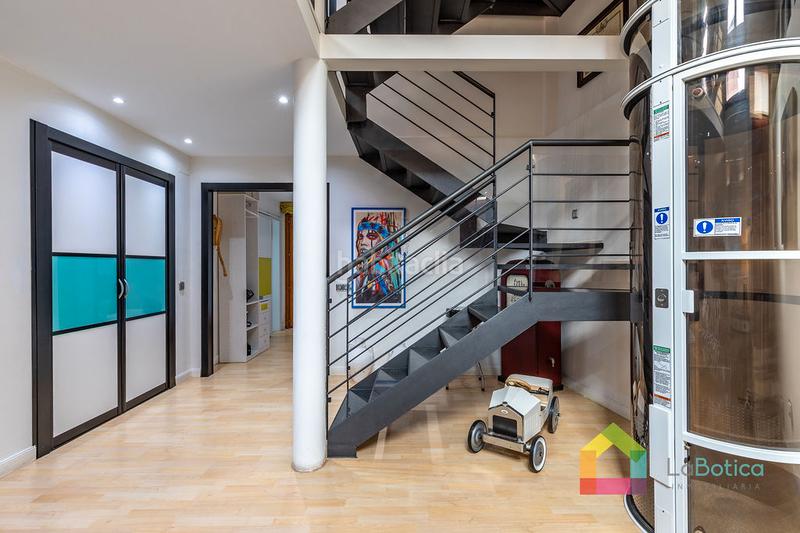 Foto e8eff1dc-9512-4720-b9e8-4ee4a43aba43. Semi detached house with heating in Casco Histórico Toledo