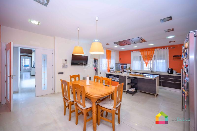 Foto 1e8d743d-4dc0-4a22-93d2-c7b40a67dd83. Chalet with parking pool in Carranque