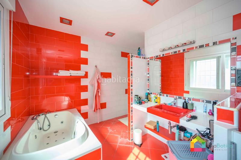 Foto 3bb6783d-15ea-483b-9cab-5be1a7b55458. Chalet with parking pool in Carranque