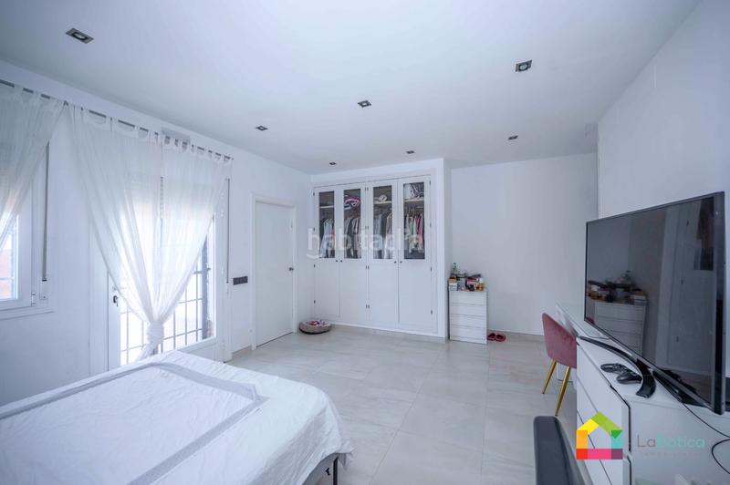 Foto 8375edd2-faf0-4180-bffa-66cd5f4deb2c. Chalet with parking pool in Carranque