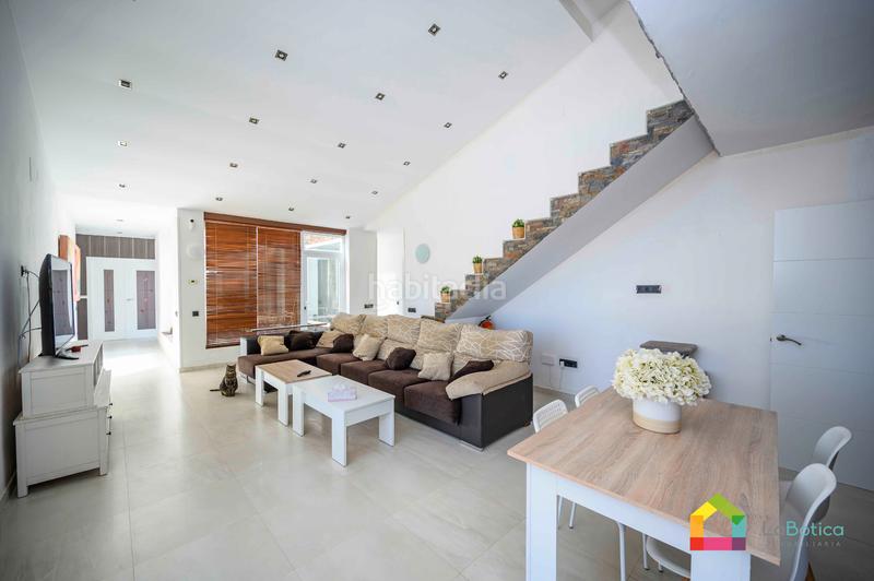 Foto 947144b7-6ace-4313-94fa-4601164ba2bb. Chalet with parking pool in Carranque