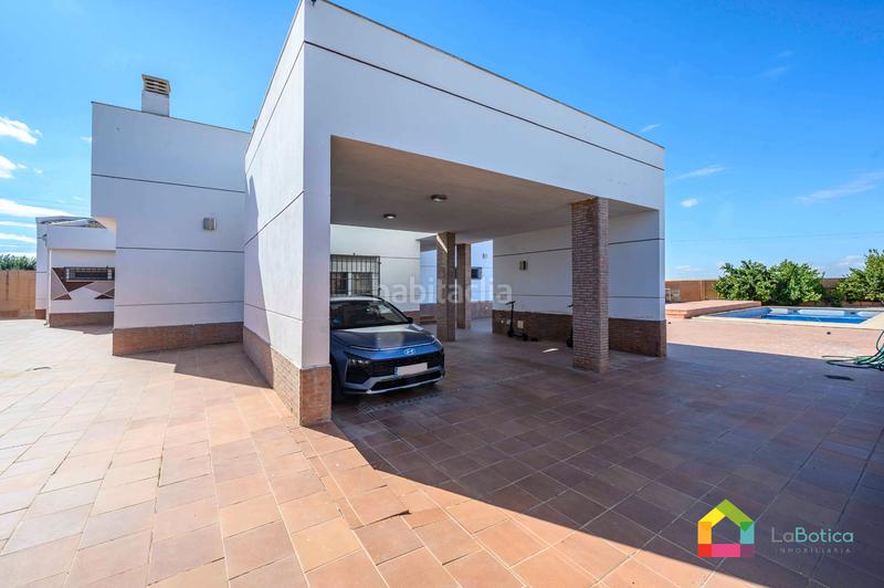 Foto a00f431c-ef85-4ded-b36a-c9098686d2c5. Chalet with parking pool in Carranque