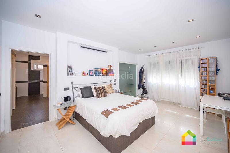 Foto cdec236c-a9ce-4f49-b266-3a64a0fd8f5a. Chalet with parking pool in Carranque