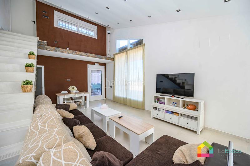 Foto 29ce66e9-c453-4b72-bb84-947d20965be0. Chalet avec parking piscine dans Carranque