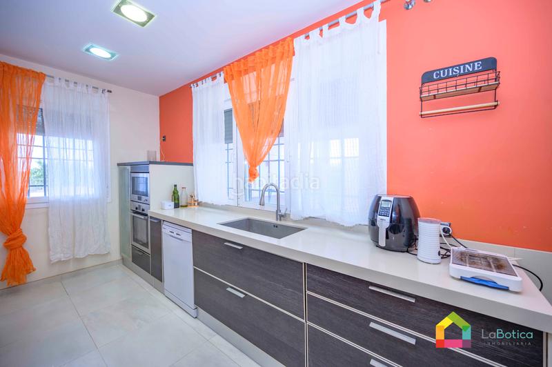 Foto 91afe511-d5b9-45af-bb40-49336de41f40. Chalet avec parking piscine dans Carranque