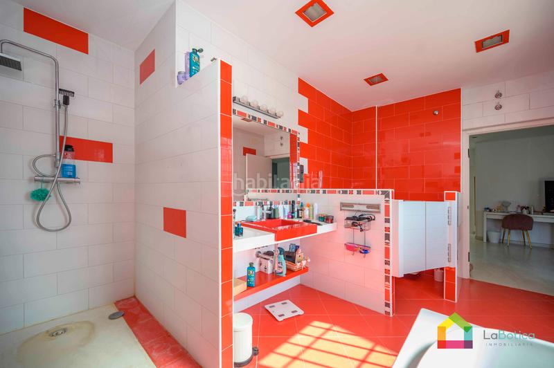 Foto 923d81d0-73b5-4e19-ba2f-0b1c85787480. Chalet avec parking piscine dans Carranque