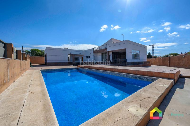 Foto 975e09c8-51e5-4c9e-9cd7-fae43fdf193d. Chalet avec parking piscine dans Carranque