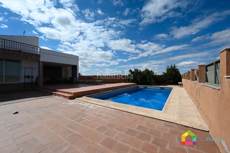 Foto c9cf3f07-f0f4-428e-aafc-8a1ea8274046. Chalet avec parking piscine dans Carranque