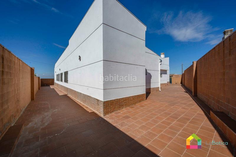 Foto d3f1c496-f463-4eac-9ab7-a97bb6927fb0. Chalet avec parking piscine dans Carranque