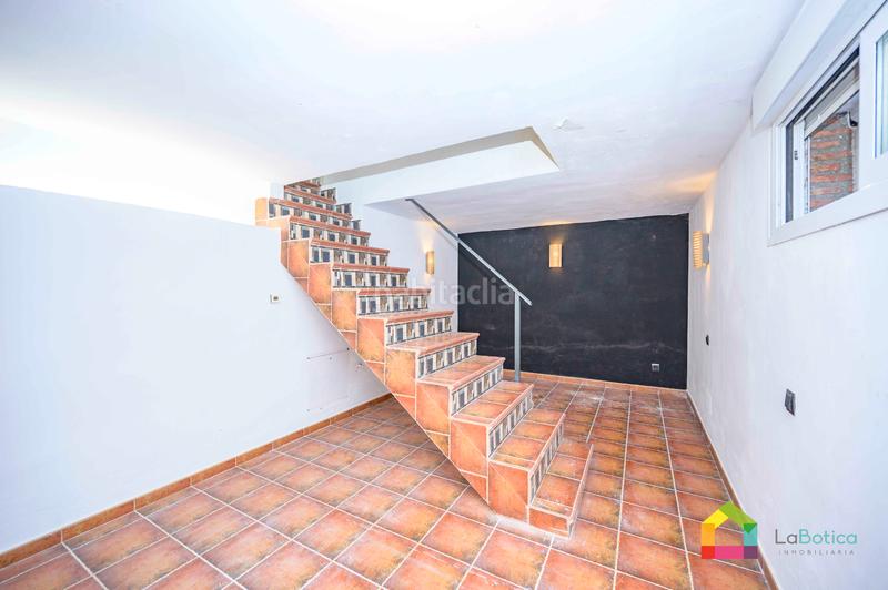 Foto f26b1239-0b8c-4a4f-8cbf-4e25e16934b8. Chalet avec parking piscine dans Carranque