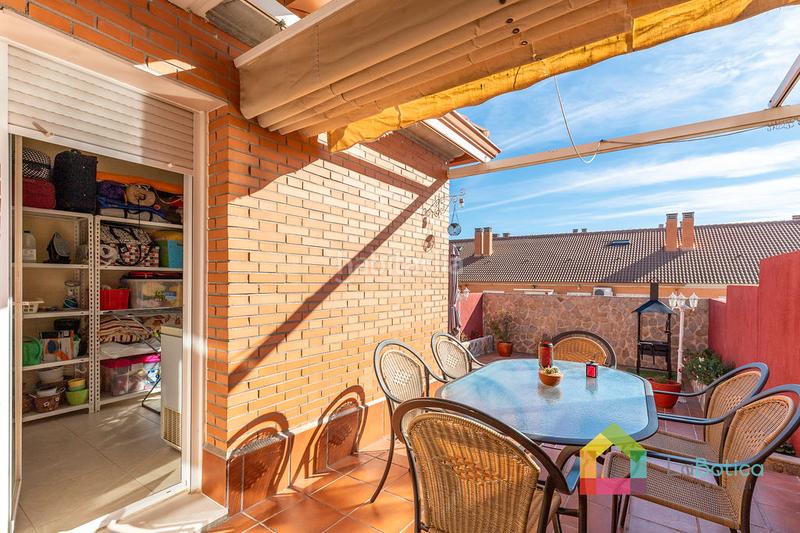 Foto 9834d9fe-d184-4341-bf7f-b61b765a1235. Maison jumelée avec cheminée chauffage parking piscine dans Toledo