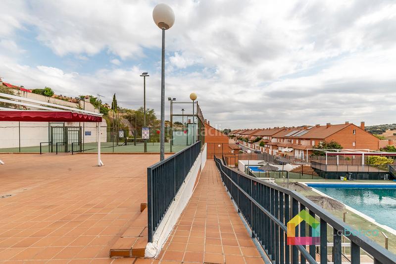 Foto fdeade3e-a596-4987-9344-bb2b148cebe7. Maison jumelée avec cheminée chauffage parking piscine dans Toledo