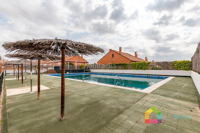 Foto 0ad8fc2c-6b53-49de-86b5-5140c1f1708a. Semi detached house with fireplace heating parking pool in Toledo