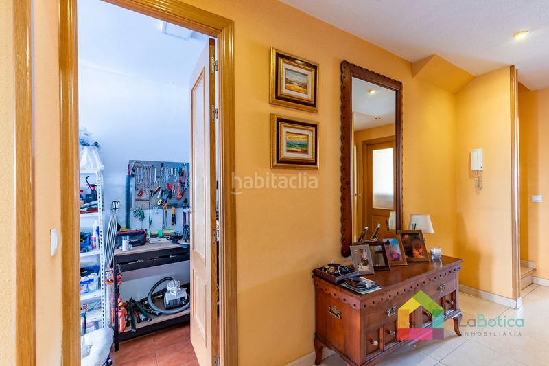 Foto 233cf2b0-8a56-4f19-9c2c-7d91b3d71dc8. Semi detached house with fireplace heating parking pool in Toledo