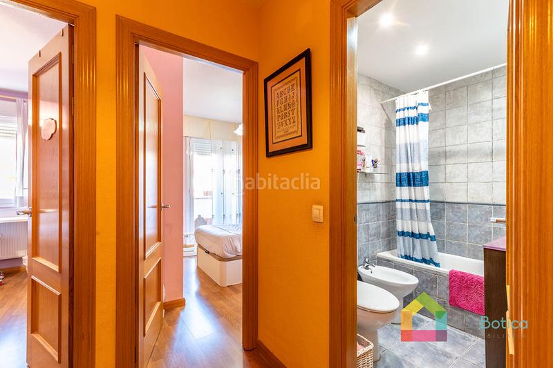 Foto 39b57992-d24a-42f1-9a69-10dc8d2a7169. Semi detached house with fireplace heating parking pool in Toledo