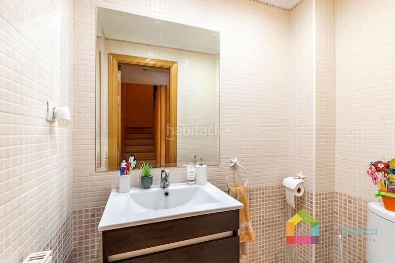 Foto 4454c91c-541b-4891-a3d7-35b16db410fd. Semi detached house with fireplace heating parking pool in Toledo