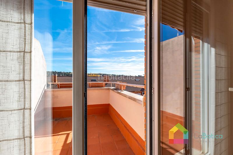 Foto 4deded2b-fb0e-460e-bdf8-08b2b4245581. Semi detached house with fireplace heating parking pool in Toledo