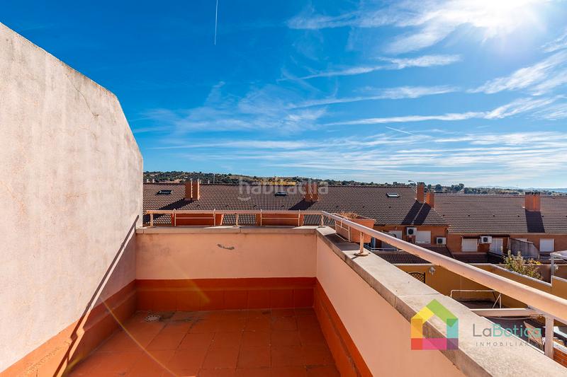 Foto 4e608a7e-635b-4977-9a0a-1f7fea154d85. Semi detached house with fireplace heating parking pool in Toledo